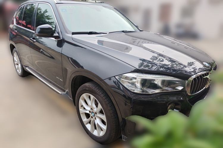 Used BMW X5 2018 xDrive28i Front Right 45 Deg