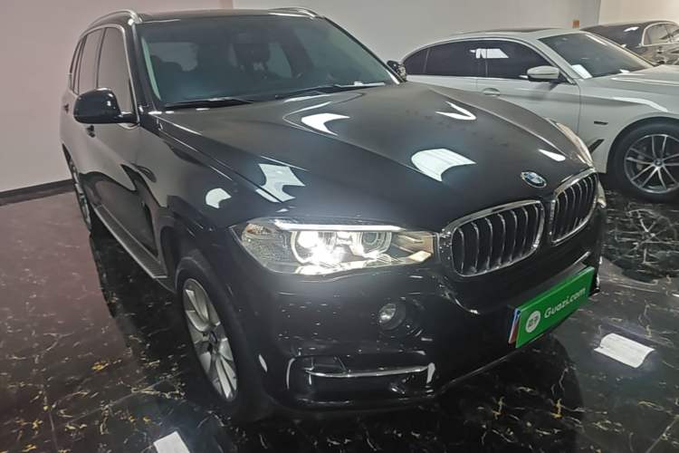 Used BMW X5 2018 xDrive28i Front Right 45 Deg
