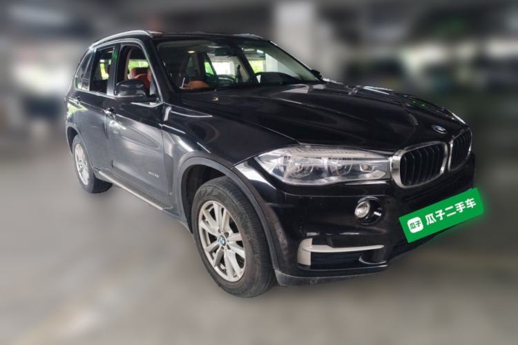 Used BMW X5  Front Right 45 Deg