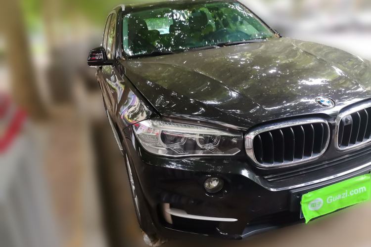 Used BMW X5  Front Right 45 Deg
