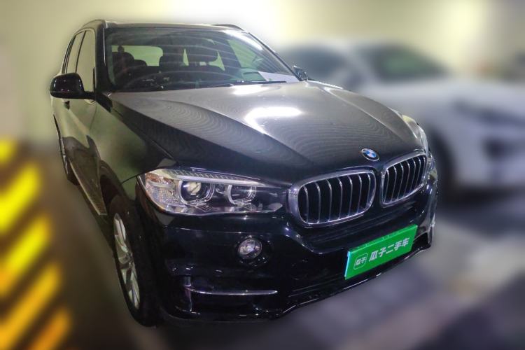 Used BMW X5 2018 xDrive28i Front Right 45 Deg