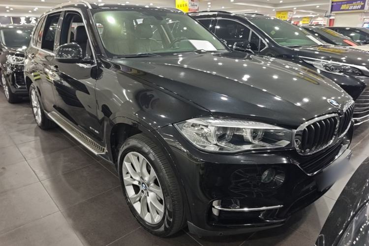 Used BMW X5 2018 xDrive28i Front Right 45 Deg