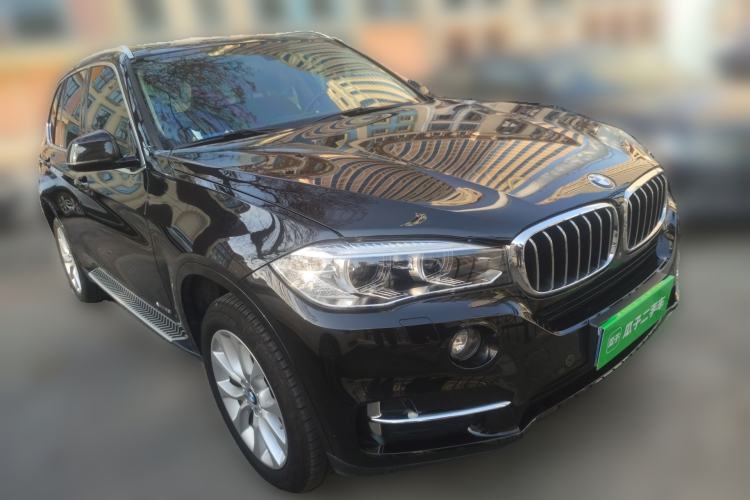 Used BMW X5 2018 xDrive28i Front Right 45 Deg