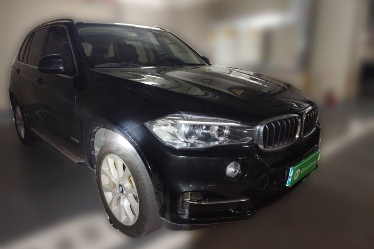 Used BMW X5 2018 xDrive28i Front Right 45 Deg