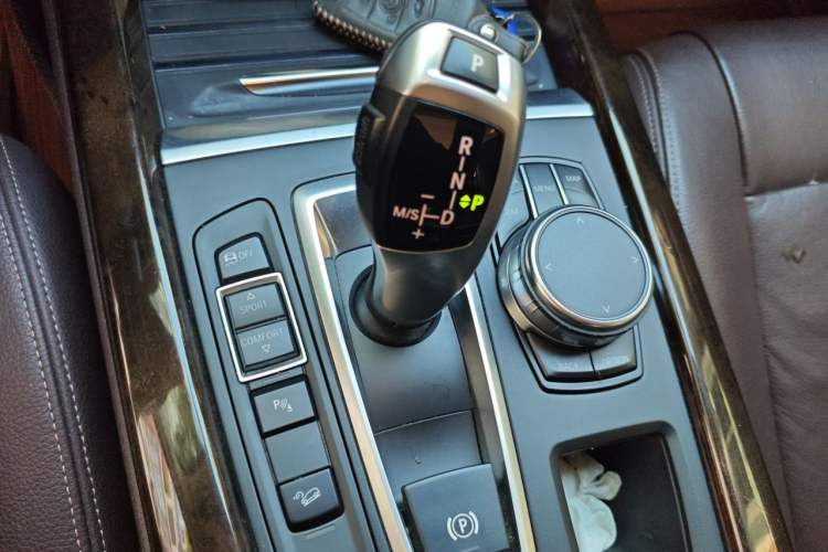 Used BMW X5 2018 xDrive35i Elegant Edition Gear Lever