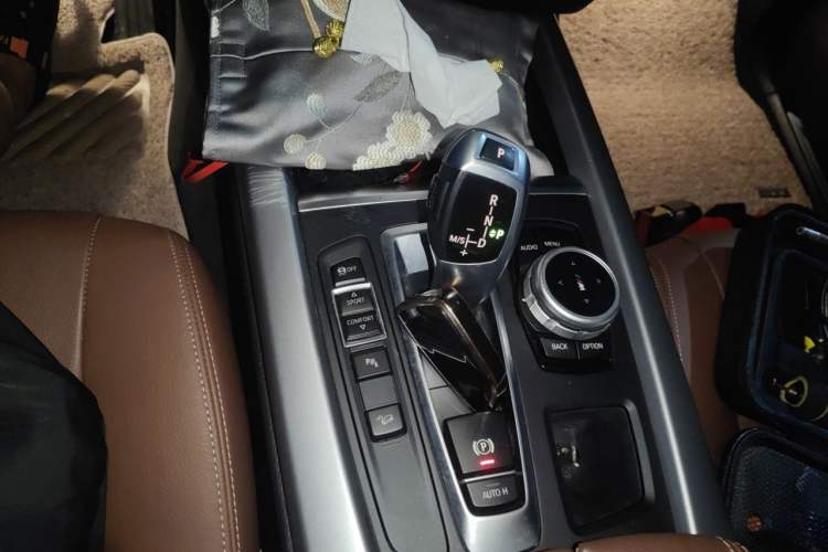 Used BMW X5 2018 xDrive35i Elegant Edition Gear Lever