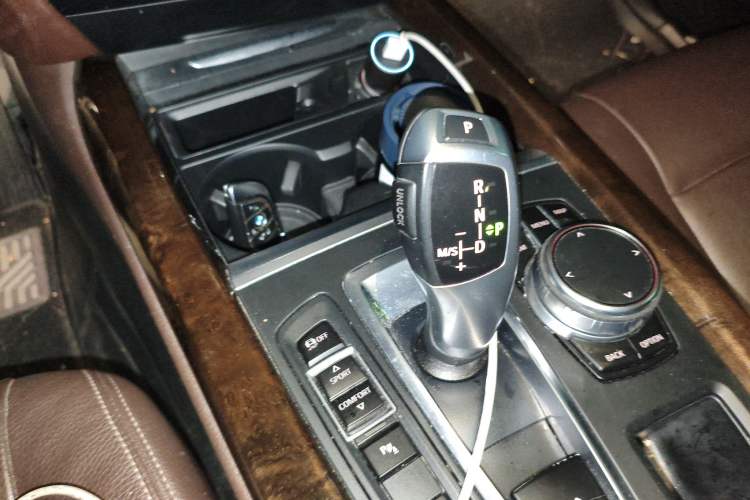 Used BMW X5 2018 xDrive35i Elegant Edition Gear Lever