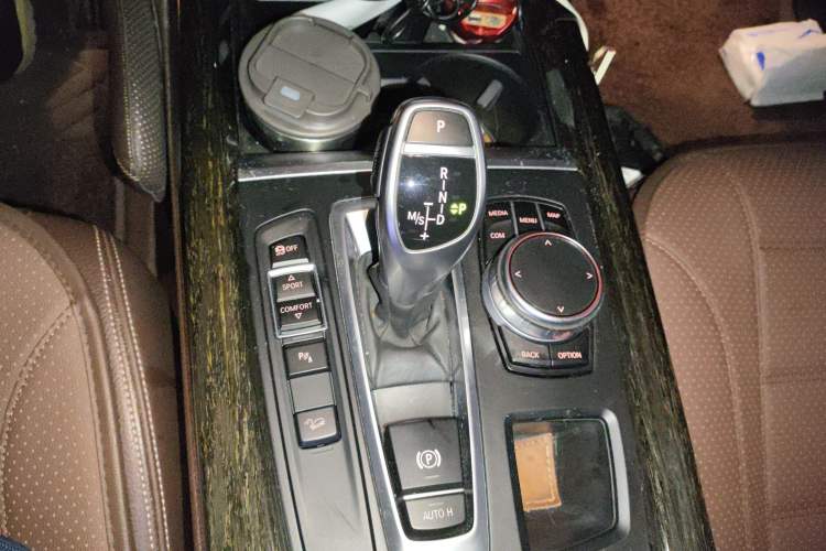 Used BMW X5 2018 xDrive35i M Sport Edition Gear Lever