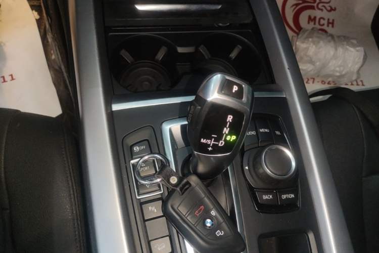 Used BMW X5 2018 xDrive35i Standard Small Screen Leather Middle East Gear Lever