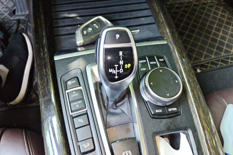 Used BMW X5 2018 xDrive35i M Sport Edition Gear Lever