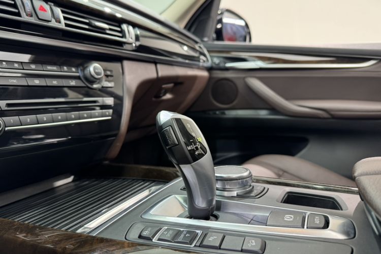 Used BMW X5 2018 xDrive35i Elegant Edition Gear Lever