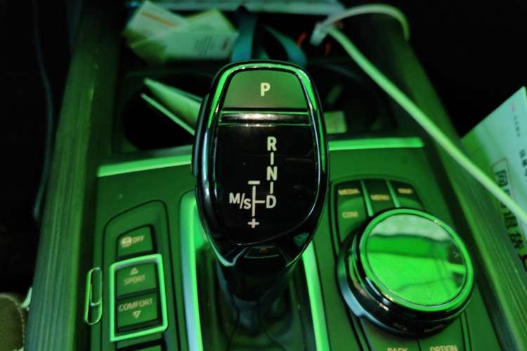 Used BMW X5  Gear Lever