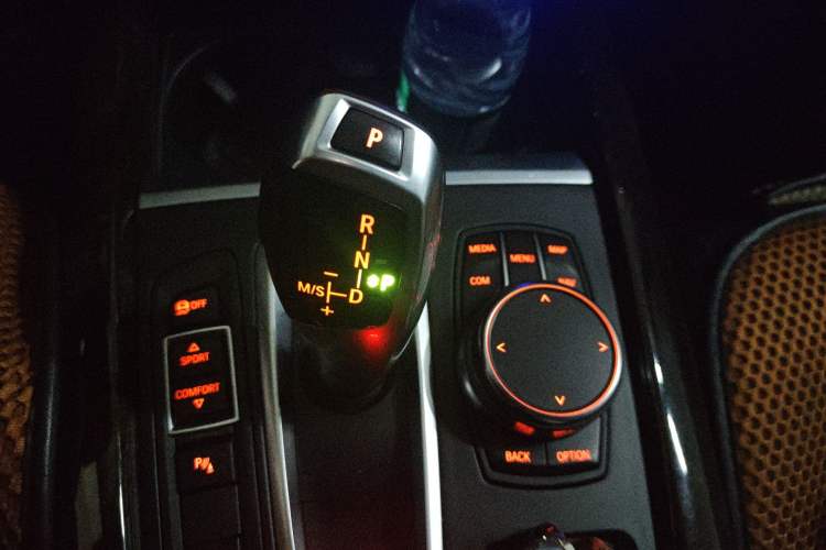 Used BMW X5 2018 xDrive35i Elegant Edition Gear Lever