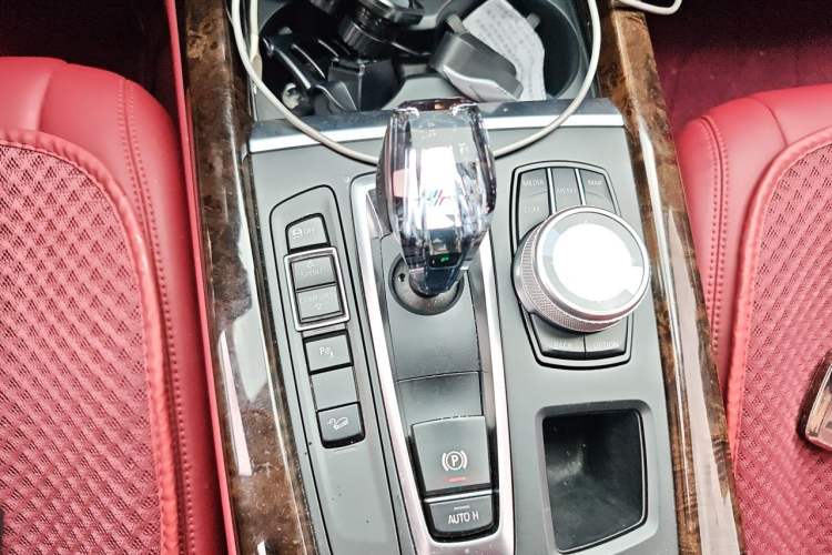 Used BMW X5 2018 xDrive35i Elegant Edition Gear Lever