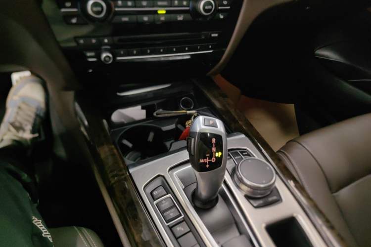 Used BMW X5 2018 xDrive35i Elegant Edition Gear Lever