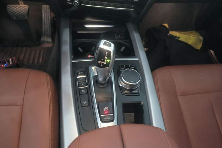 Used BMW X5 2018 xDrive35i Base Model Middle East Gear Lever
