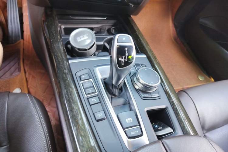 Used BMW X5 2018 xDrive35i M Sport Edition Gear Lever