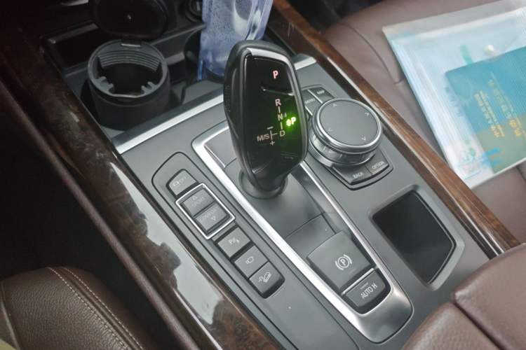 Used BMW X5 2018 xDrive35i Elegant Edition Gear Lever