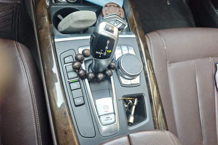 Used BMW X5 2018 xDrive35i Elegant Edition Gear Lever