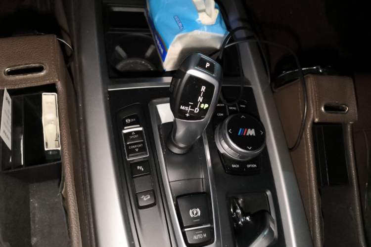 Used BMW X5 2018 xDrive35i Elegant Edition Gear Lever