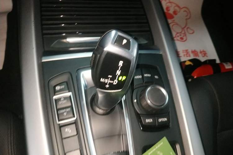 Used BMW X5 2018 xDrive35i Base Model Middle East Gear Lever