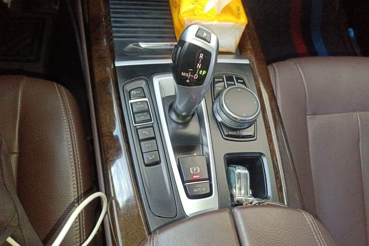 Used BMW X5 2018 xDrive35i Elegant Edition Gear Lever