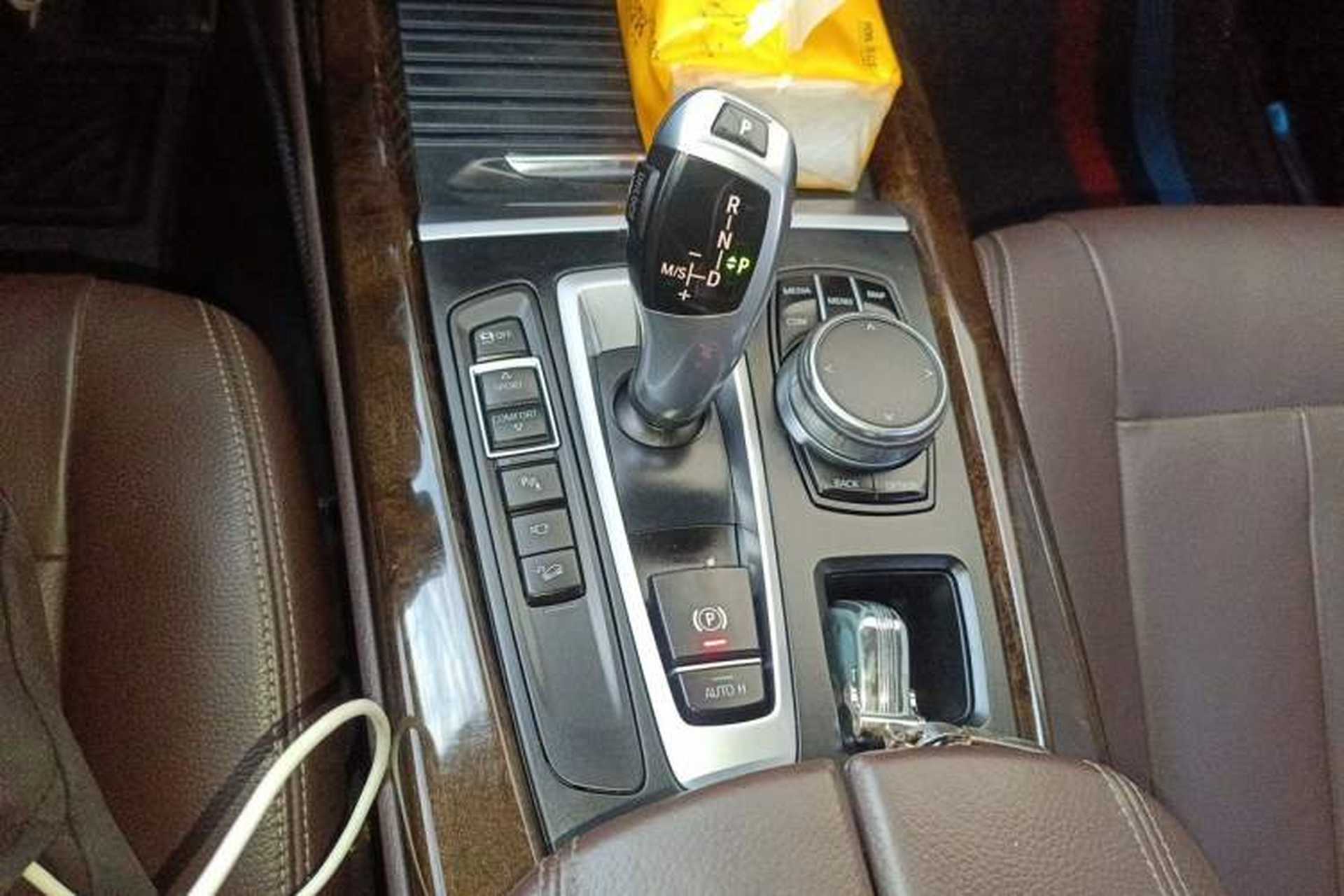 Used BMW X5 2018 xDrive35i Elegant Edition Gear Lever