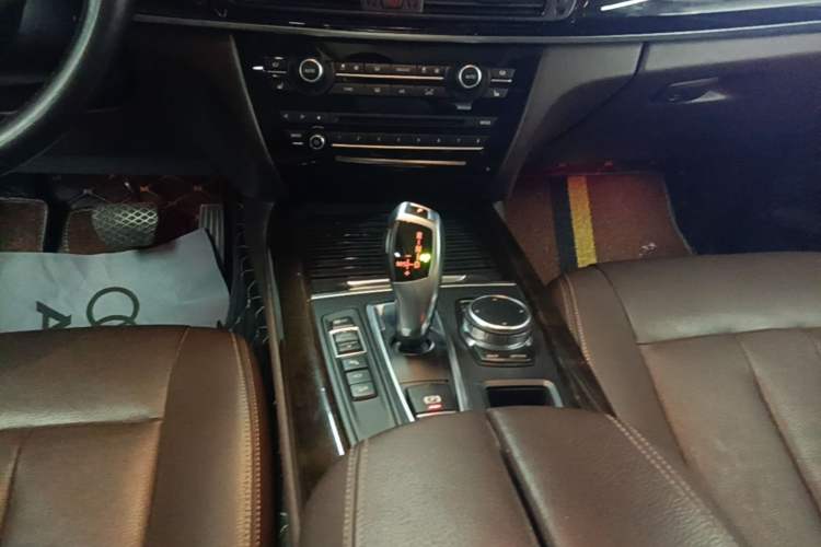 Used BMW X5 2018 xDrive35i Elegant Edition Gear Lever