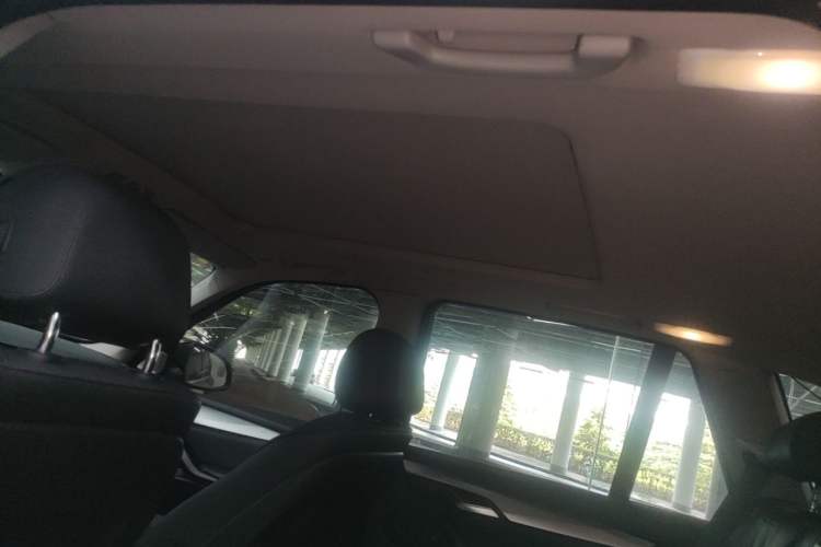 Used BMW X5 2018 xDrive35i Standard Small Screen Leather Middle East Headliner