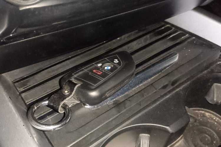 Used BMW X5 2018 xDrive28i Interior 1