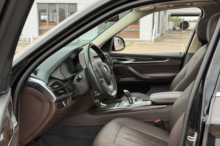 Used BMW X5 2018 xDrive35i Elegant Edition Interior 1