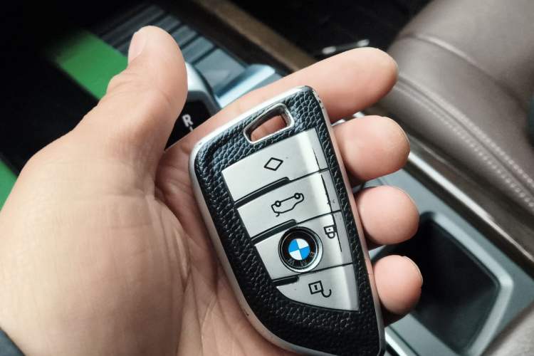 Used BMW X5 2018 xDrive28i Interior 1