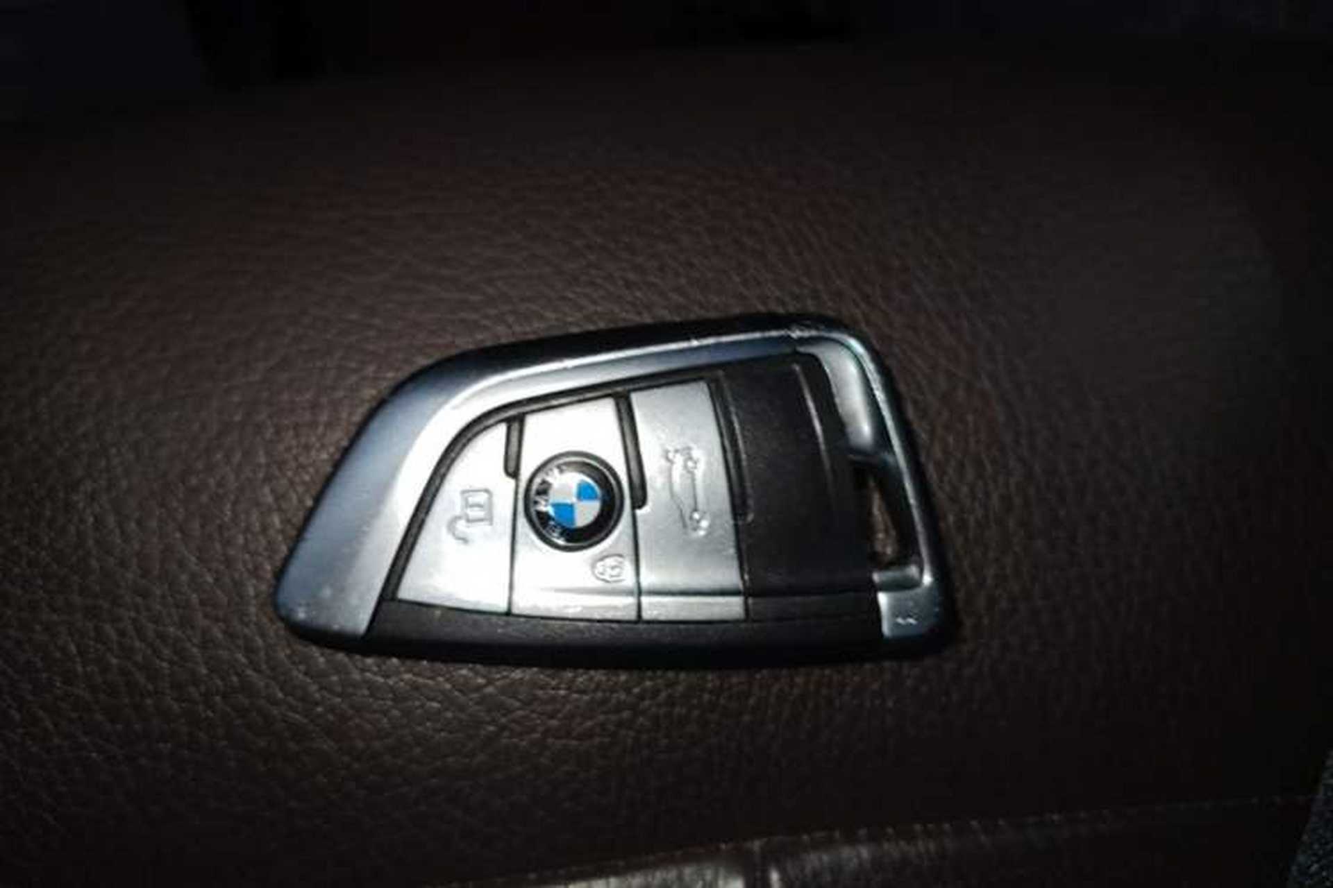 Used BMW X5 2018 xDrive28i Interior 1