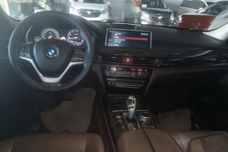 Used BMW X5 2018 xDrive28i Interior 2