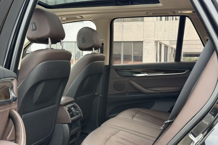 Used BMW X5 2018 xDrive35i Elegant Edition Interior 3