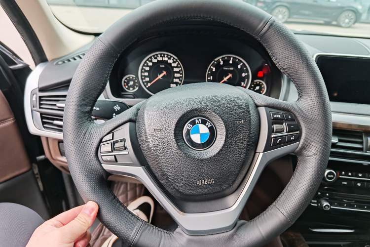 Used BMW X5 2018 xDrive28i Interior 3