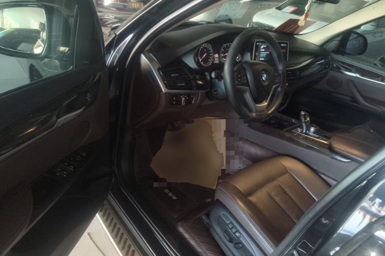 Used BMW X5 2018 xDrive28i Interior 3