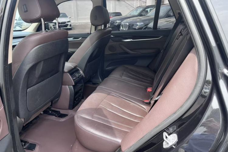 Used BMW X5 2018 xDrive28i Interior 4