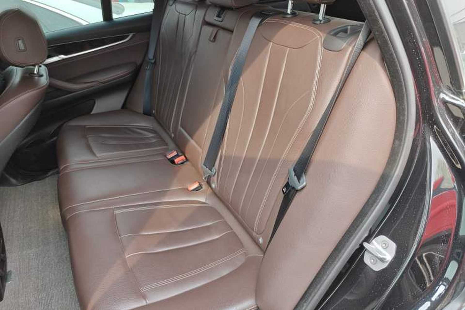 Used BMW X5 2018 xDrive28i Interior 4