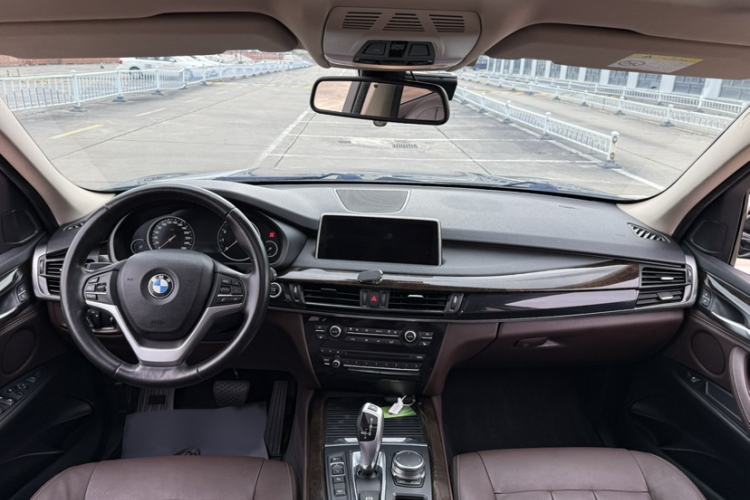 Used BMW X5 2018 xDrive35i Elegant Edition Interior 4