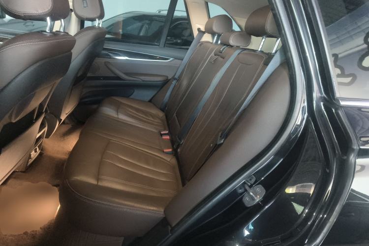 Used BMW X5 2018 xDrive28i Interior 4