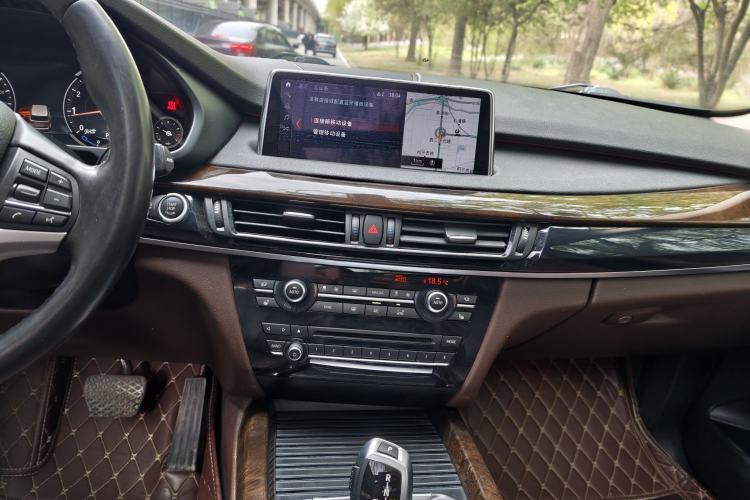 Used BMW X5 2018 xDrive28i Interior 5