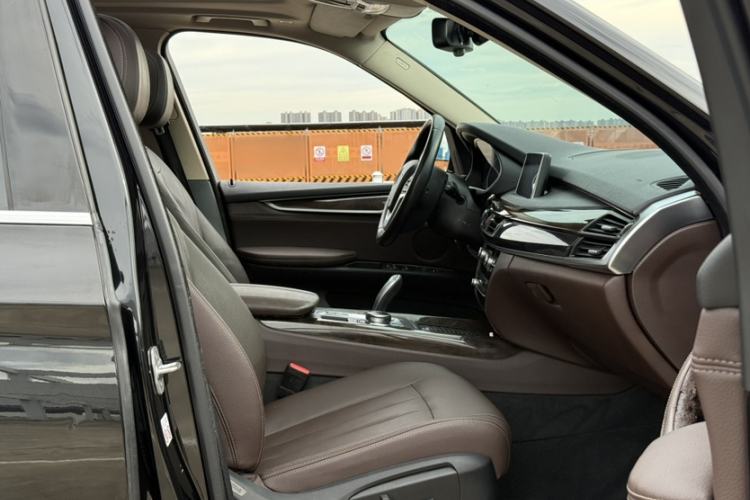 Used BMW X5 2018 xDrive35i Elegant Edition Interior 5
