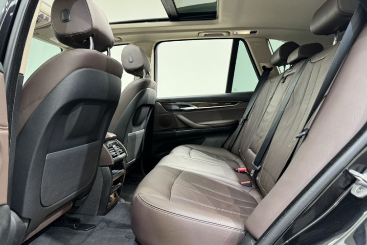 Used BMW X5 2018 xDrive35i Elegant Edition Interior 5