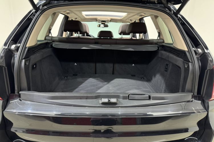 Used BMW X5 2018 xDrive35i Elegant Edition Interior 7