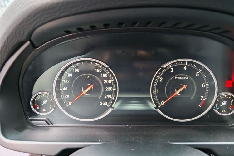 Used BMW X5 2018 xDrive28i Interior 8