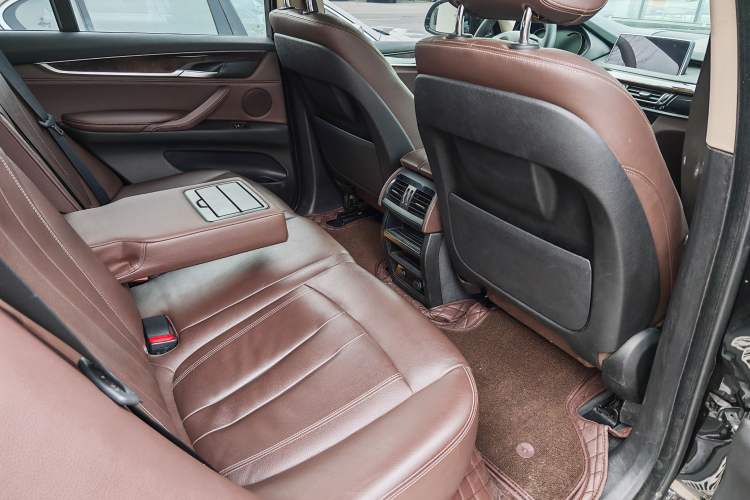 Used BMW X5 2018 xDrive28i Interior 9