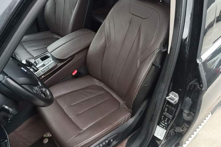 Used BMW X5 2018 xDrive28i Left Front Seat