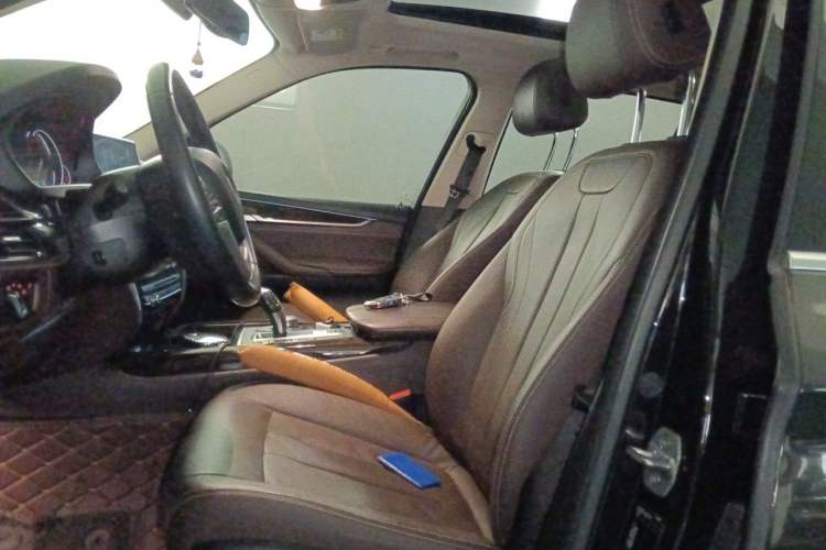 Used BMW X5 2018 xDrive28i Left Front Seat