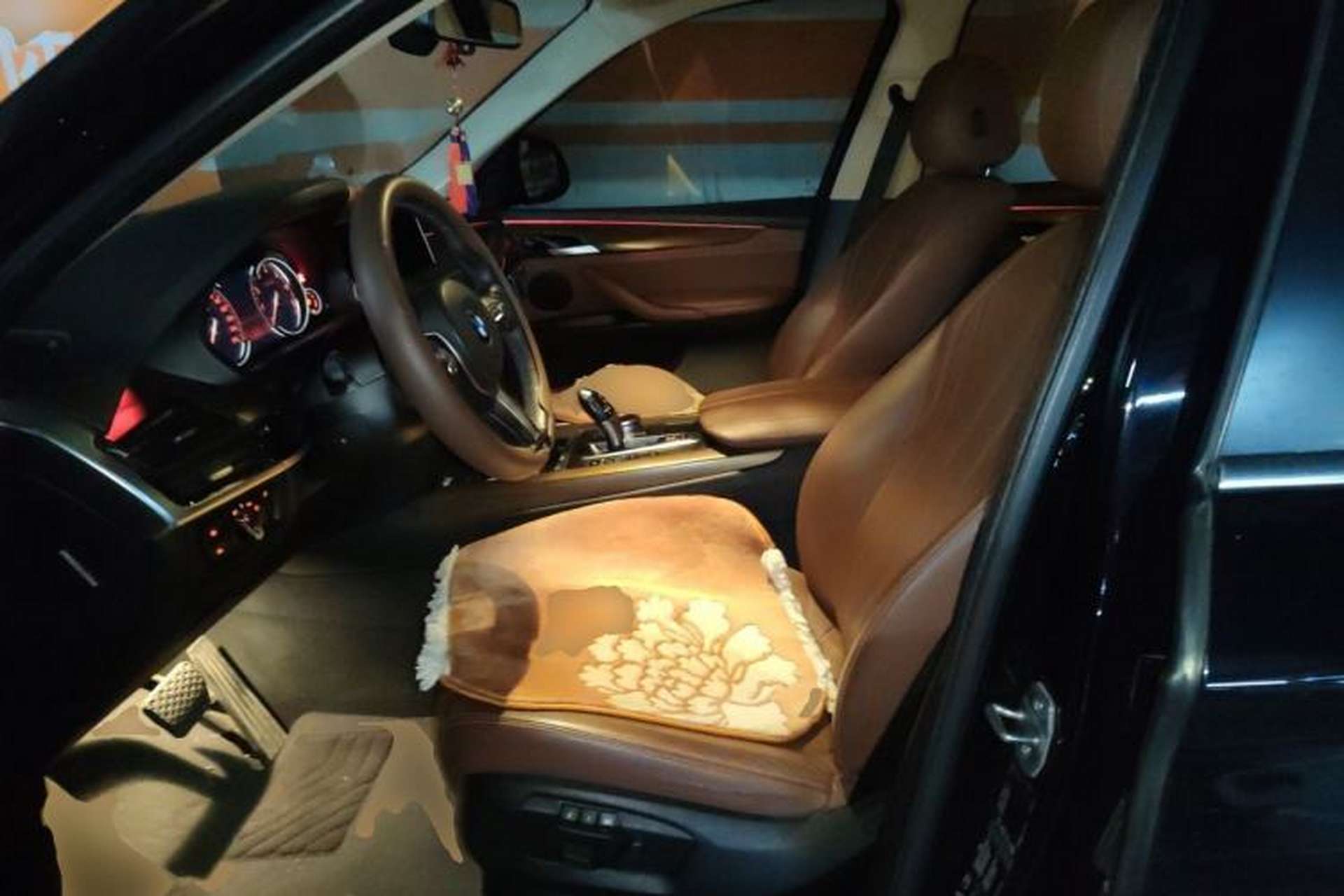 Used BMW X5 2018 xDrive35i Base Model Middle East Left Front Seat